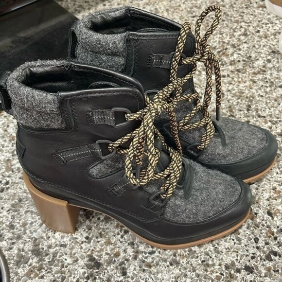 Sorel Women's Blake Waterproof Lace-Up Booties women’s 8 chunky platform shoes - Picture 2 of 16